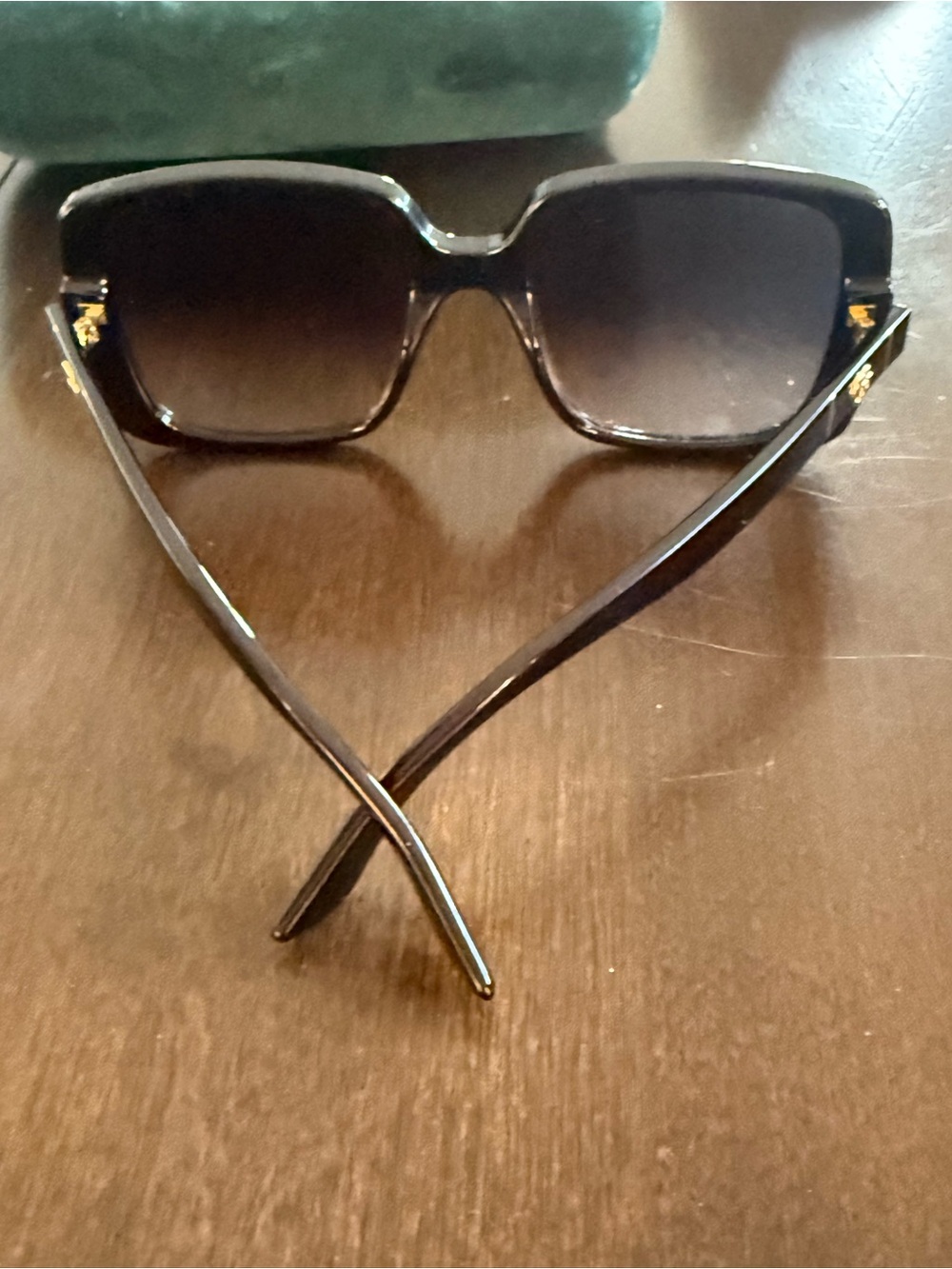 Gucci Women's Black Oversized Square Sunglasses - Picture 2 of 7